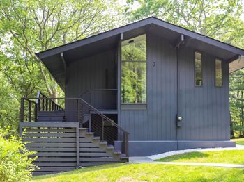 7 Hillcrest Lane