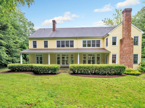 4 Lyons Plain Road, Weston CT 06883