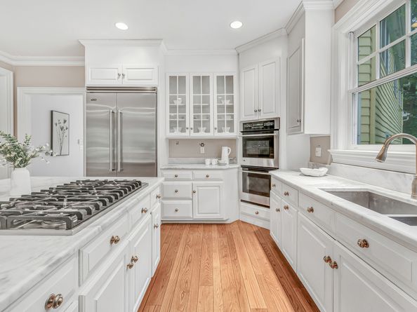 4 Lyons Plain Road, Weston CT 06883