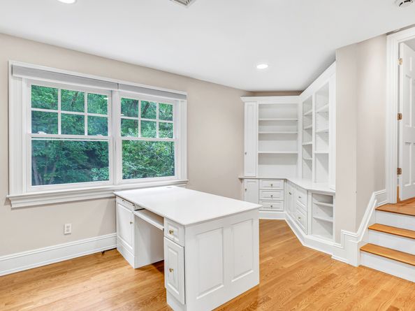 4 Lyons Plain Road, Weston CT 06883