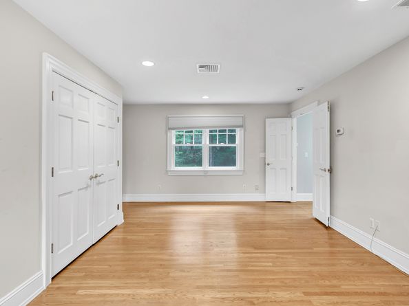 4 Lyons Plain Road, Weston CT 06883