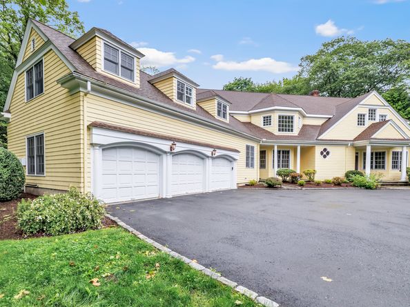 4 Lyons Plain Road, Weston CT 06883