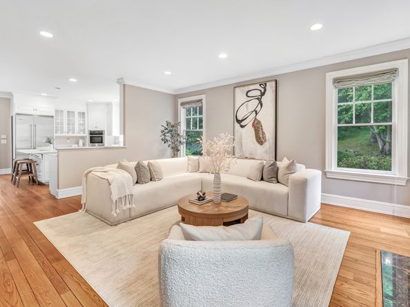 4 Lyons Plain Road, Weston CT 06883
