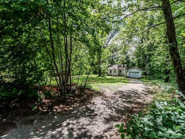 16 Oak Street, New Fairfield CT 06812