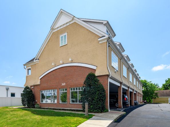 360 Westport Avenue 10, Norwalk CT 06851