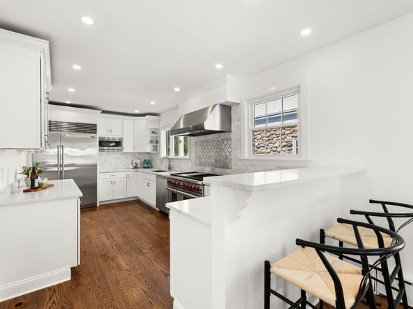 22 Ocean Drive N, Stamford CT 06902