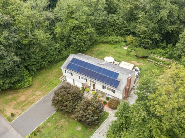 40 Winthrop Place, Monroe CT 06468