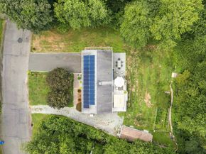 40 Winthrop Place, Monroe CT 06468