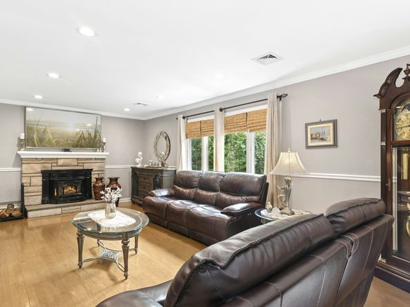 40 Winthrop Place, Monroe CT 06468