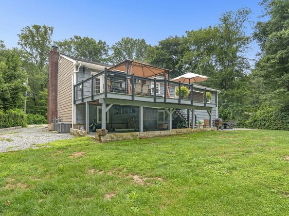 40 Winthrop Place, Monroe CT 06468