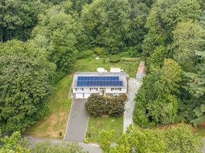 40 Winthrop Place, Monroe CT 06468