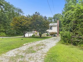 40 Winthrop Place, Monroe CT 06468