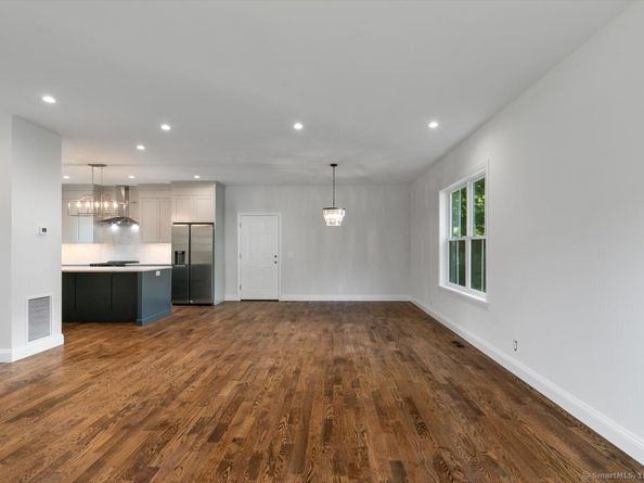 410 Alba Avenue, Bridgeport CT 06606