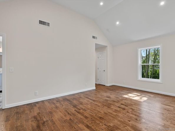410 Alba Avenue, Bridgeport CT 06606
