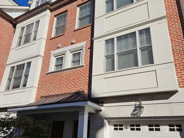 14 1st Street APT J, Stamford CT 06905