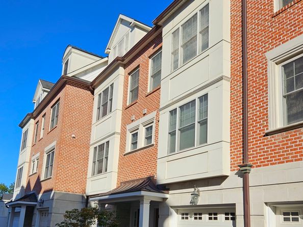 14 1st Street APT J, Stamford CT 06905