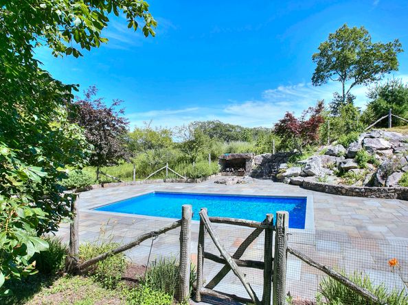 27 Rogues Ridge, Weston CT 06883