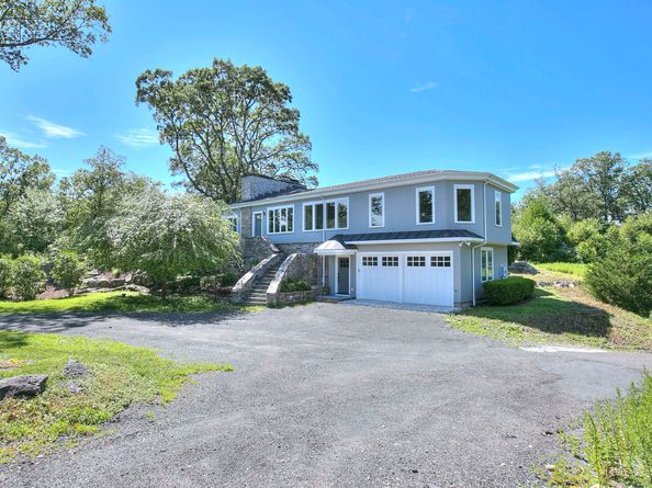 27 Rogues Ridge, Weston CT 06883