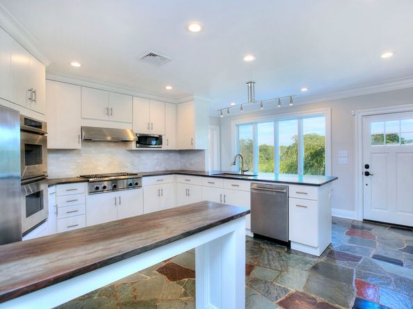 27 Rogues Ridge, Weston CT 06883
