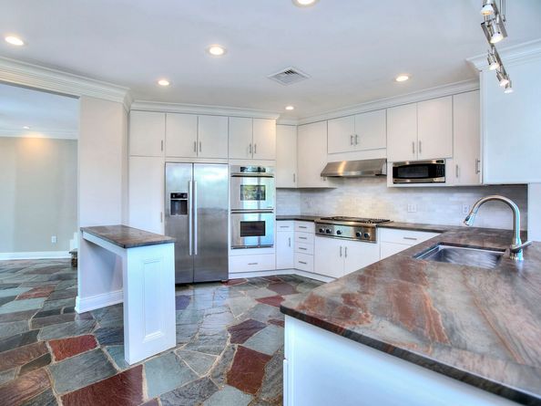 27 Rogues Ridge, Weston CT 06883