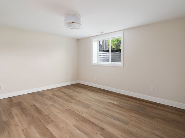 6 Walnut Ridge Court, Stamford CT 06905