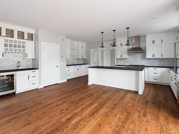 6 Walnut Ridge Court, Stamford CT 06905