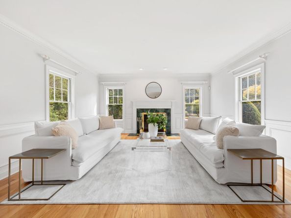 48 Duck Pond Place, Wilton CT 06897