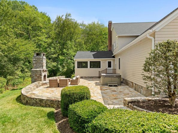 48 Duck Pond Place, Wilton CT 06897