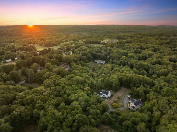 48 Duck Pond Place, Wilton CT 06897