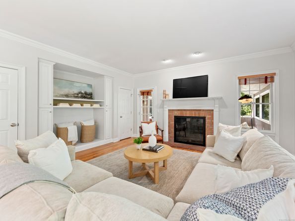 48 Duck Pond Place, Wilton CT 06897