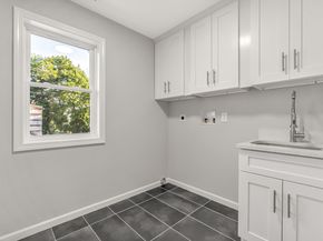 87 Oliver Street, Bridgeport CT 06606