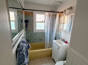 33 Assisi Way, Norwalk CT 06854