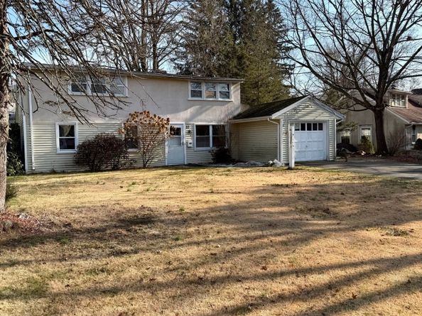33 Assisi Way, Norwalk CT 06854