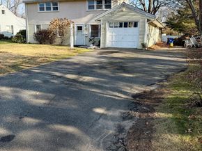 33 Assisi Way, Norwalk CT 06854