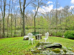 46 Sherwood Road, Easton CT 06612