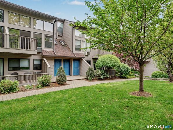 1465 E Putnam Avenue 207, Greenwich CT 06870