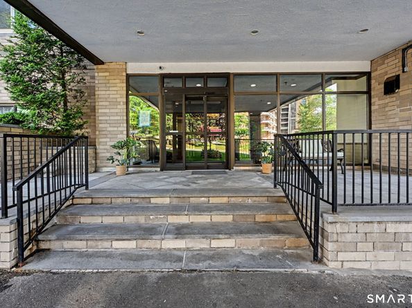 143 Hoyt Street 4K, Stamford CT 06905