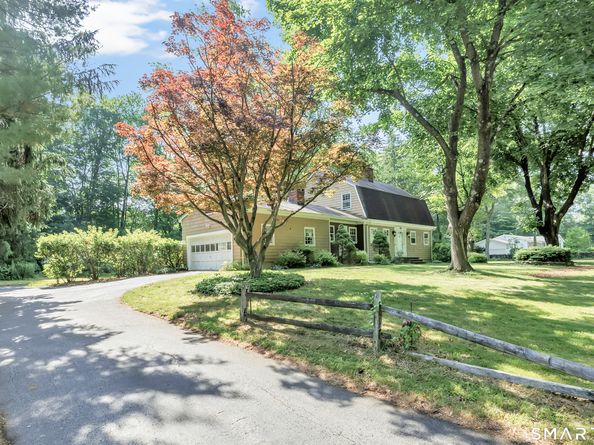 10 Philip Drive, Shelton CT 06484