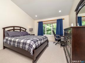 12 Boulevard Drive 31172, Danbury CT 06810