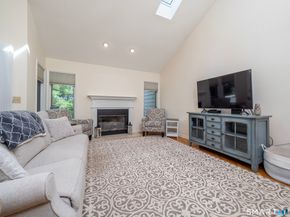 12 Boulevard Drive 31172, Danbury CT 06810