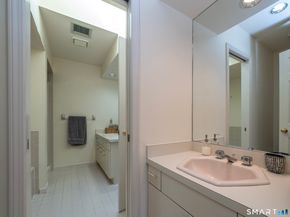 12 Boulevard Drive 31172, Danbury CT 06810