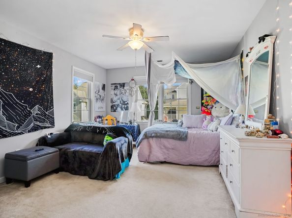 101 Royals Court, Trumbull CT 06611