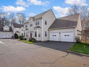 101 Royals Court, Trumbull CT 06611