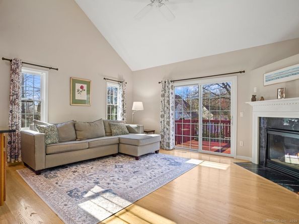 101 Royals Court, Trumbull CT 06611