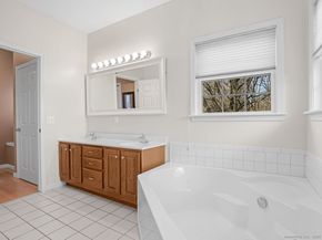 101 Royals Court, Trumbull CT 06611