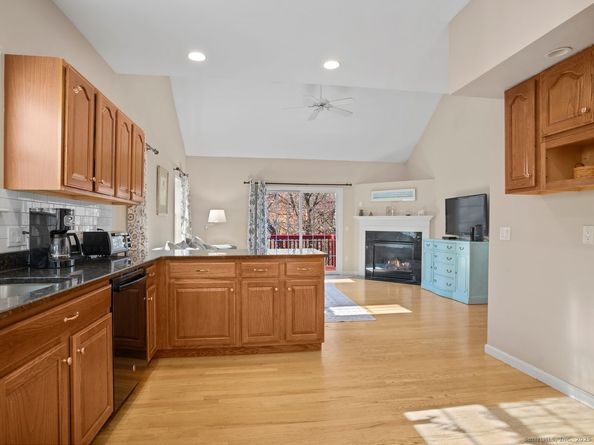 101 Royals Court, Trumbull CT 06611