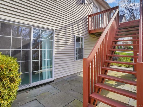 101 Royals Court, Trumbull CT 06611