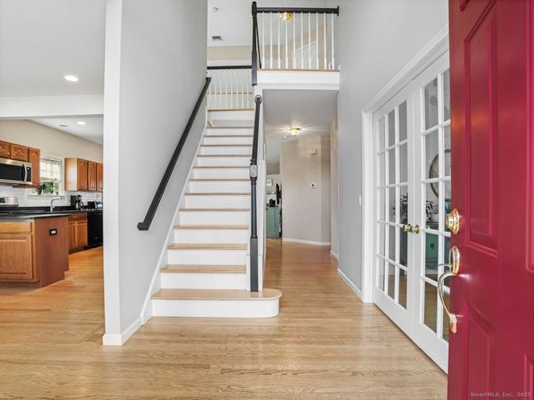 101 Royals Court, Trumbull CT 06611