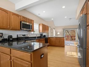 101 Royals Court, Trumbull CT 06611