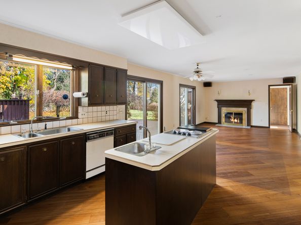 136 Knobloch Lane, Stamford CT 06902